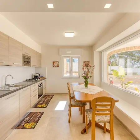 Bianca Appartament Lejlighed